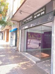 Business premise in Torrent d'en Pere Parres. Local comercial reformat en una de les millors avingudes de terr