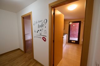 Appartement à Sentmenat. Pis impecable amb terrassa, piscina, pàrquing i traster a sausse
