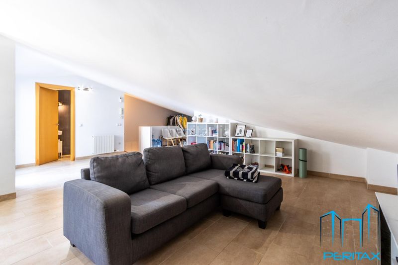 Foto 855f28b2-916d-4788-b16f-0fd948c2f878. Penthouse with heating parking in Covadonga Sabadell