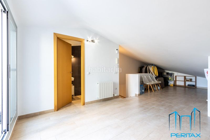 Foto 91063f89-e55e-41a6-9030-cd4f90dfb7dd. Penthouse with heating parking in Covadonga Sabadell
