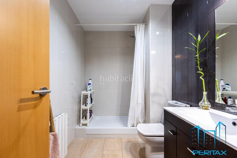 Foto cb6afed2-a070-4308-b9f7-1551e2762395. Penthouse with heating parking in Covadonga Sabadell