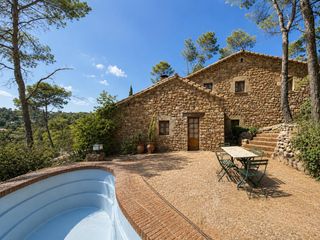 Chalet à El Racó-Sant Feliu del Racó. Una masia dencant per a vosaltres