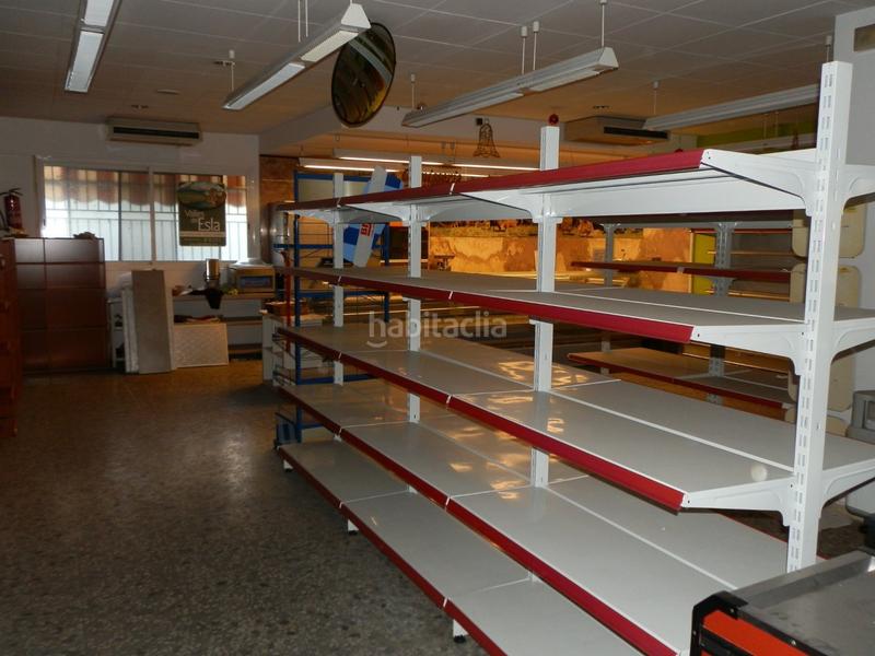 Foto 2ffdaf87-fa1a-4481-997e-60ba2048ab03. Alquiler local comercial con tres escaparates, zona centrica. en Terrassa