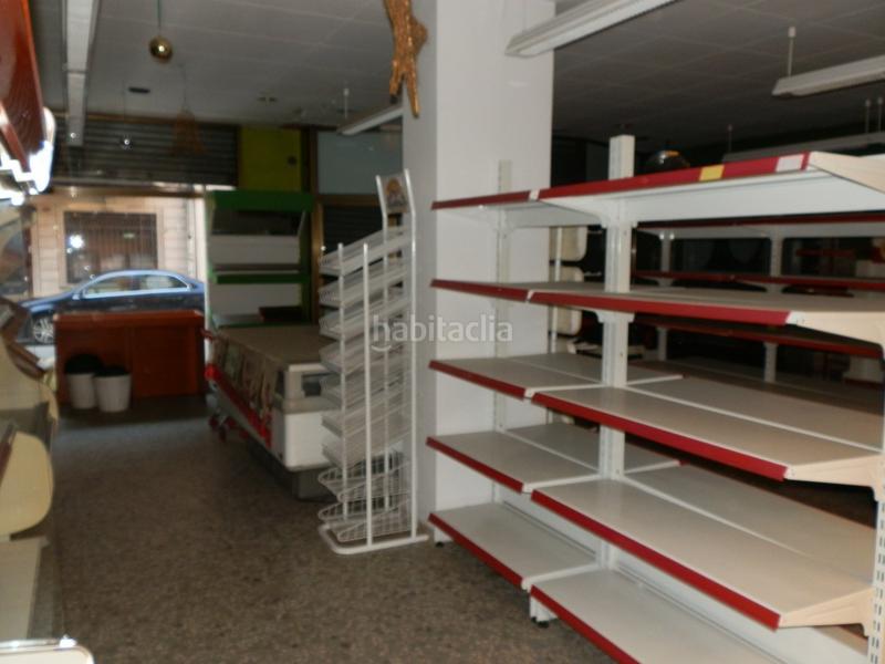 Foto df8dc3aa-8e06-4613-a4ad-c9b92be9d0e1. Alquiler local comercial con tres escaparates, zona centrica. en Terrassa