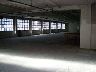Location Bâtiment à usage industriel à Cementiri Vell. Nave industrial, en planta primera, amplia y diáfana !!consúlten