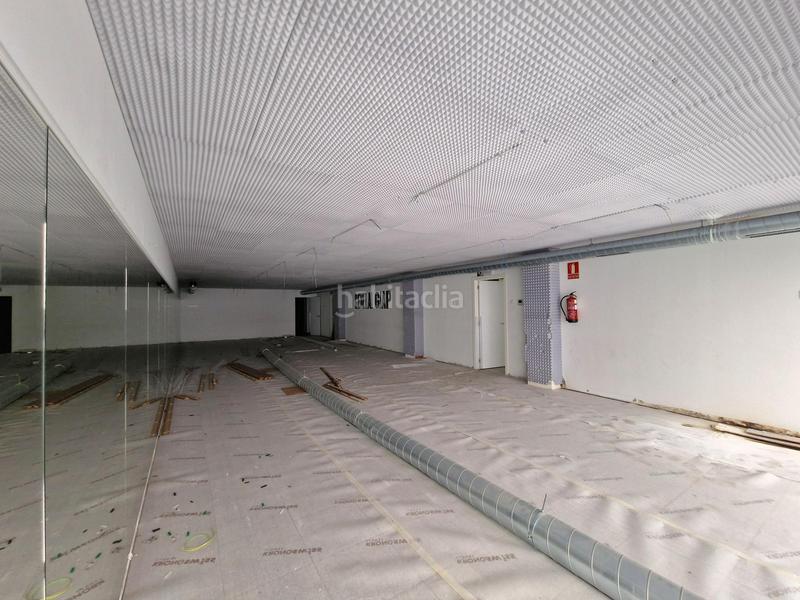 Foto ede453f2-bbe0-49fa-ad5a-cbd16639a275. Location local commercial dans El Coll Sant Cugat del Vallès