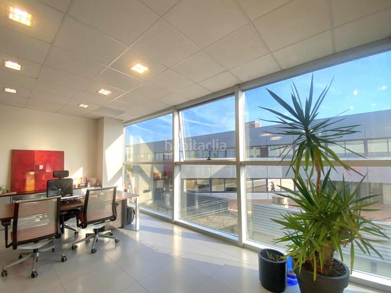 Foto b679763c-92d0-4837-9988-b8e2fd2305bc. Rent office space with heating in Roquetes-Can Magí Sant Cugat del Vallès