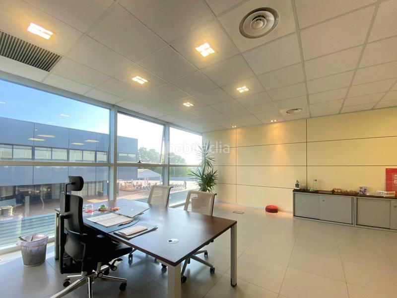 Foto dfbfd6ed-7333-4280-b1cb-4ac03d920331. Rent office space with heating in Roquetes-Can Magí Sant Cugat del Vallès