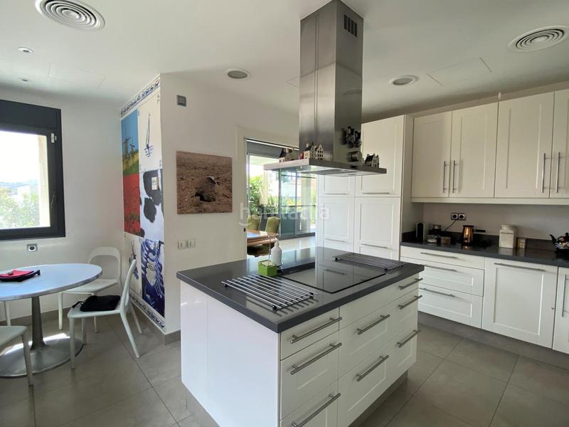 Foto 2db48bcc-22cb-4b11-b96f-5ff2d280933d. Casa amb calefacció aparcament piscina a Turó de Can Mates Sant Cugat del Vallès