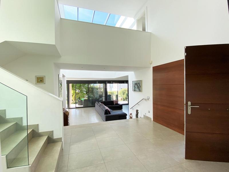 Foto 3f04bb1f-09a0-461e-8504-6925c37a9da7. Casa amb calefacció aparcament piscina a Turó de Can Mates Sant Cugat del Vallès