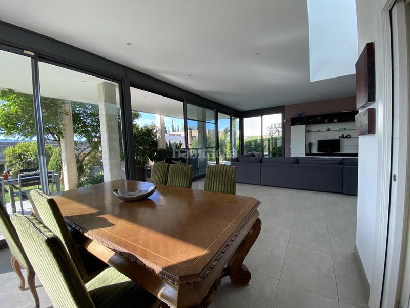 Foto 5dfa2551-78c2-4501-bdf3-3f11a4eb59b9. Casa amb calefacció aparcament piscina a Turó de Can Mates Sant Cugat del Vallès