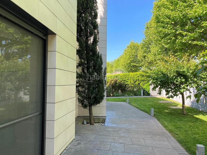 Foto 61c163d1-b58f-4d0e-8a88-fe108cc41139. Casa amb calefacció aparcament piscina a Turó de Can Mates Sant Cugat del Vallès