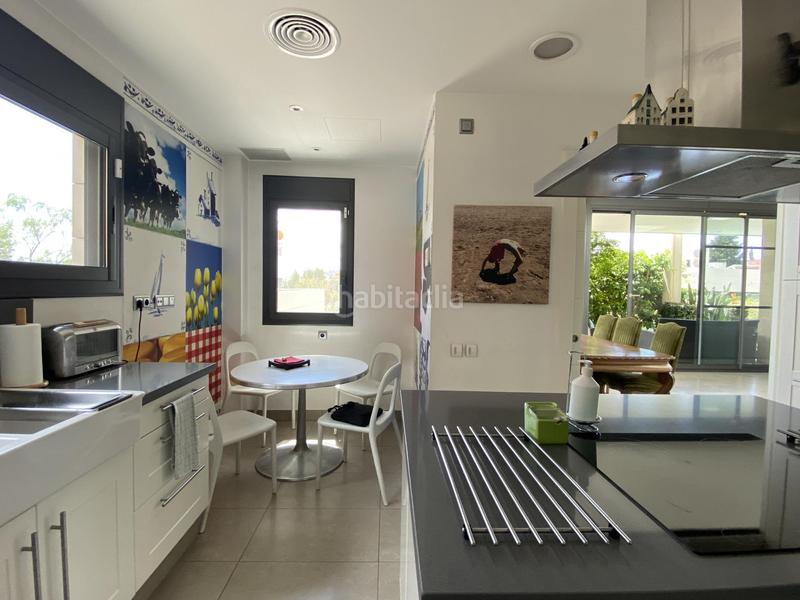 Foto 724fff92-d1f6-42d8-a2a7-fe2da100617b. Casa amb calefacció aparcament piscina a Turó de Can Mates Sant Cugat del Vallès