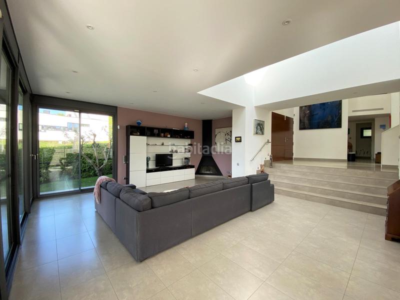 Foto 7c9a4add-e45a-4814-87ee-9eca4f2746ef. Casa amb calefacció aparcament piscina a Turó de Can Mates Sant Cugat del Vallès