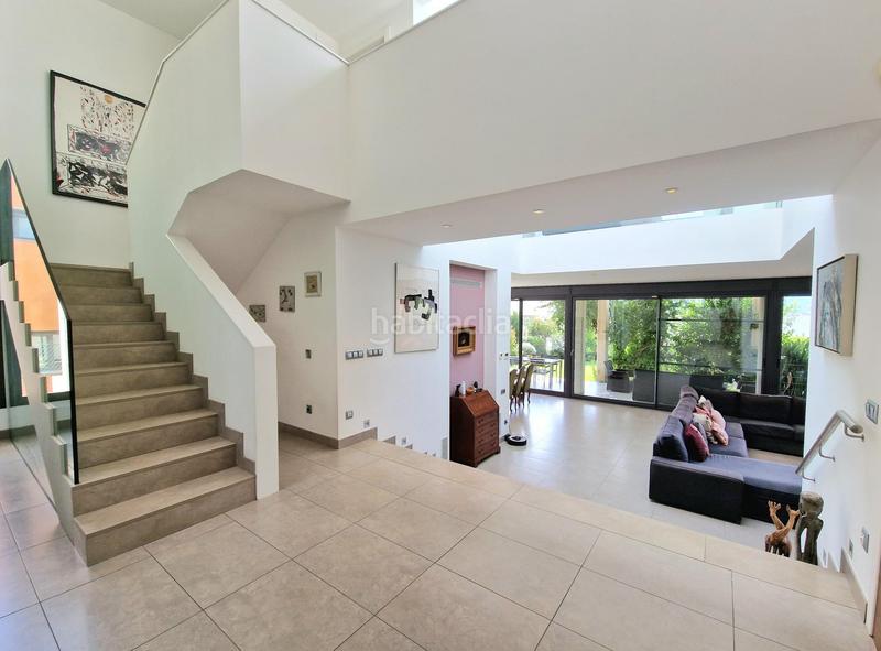 Foto a22fd0c8-3a3c-4292-914e-8a876e00cca7. Casa amb calefacció aparcament piscina a Turó de Can Mates Sant Cugat del Vallès