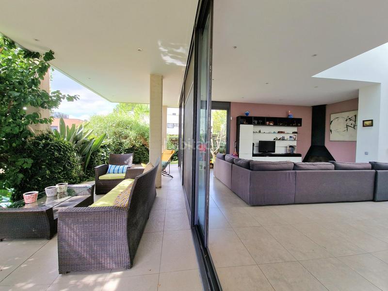 Foto a957565d-b784-47b7-a803-ed4cb91d8826. Casa amb calefacció aparcament piscina a Turó de Can Mates Sant Cugat del Vallès