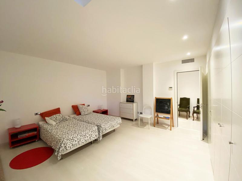 Foto d717b392-e63e-44e8-9f5f-5b859b68a3ff. Casa amb calefacció aparcament piscina a Turó de Can Mates Sant Cugat del Vallès