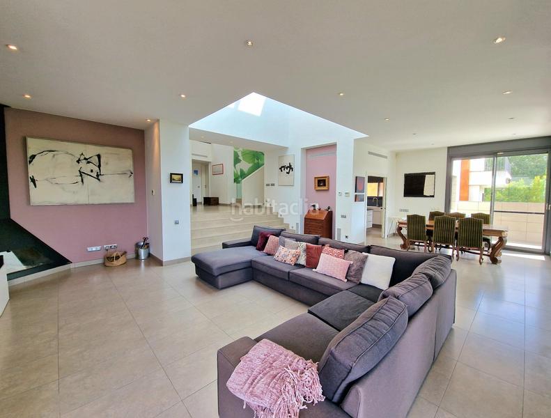 Foto f09dfda2-41b3-4afa-84bf-3296b8380613. Casa amb calefacció aparcament piscina a Turó de Can Mates Sant Cugat del Vallès