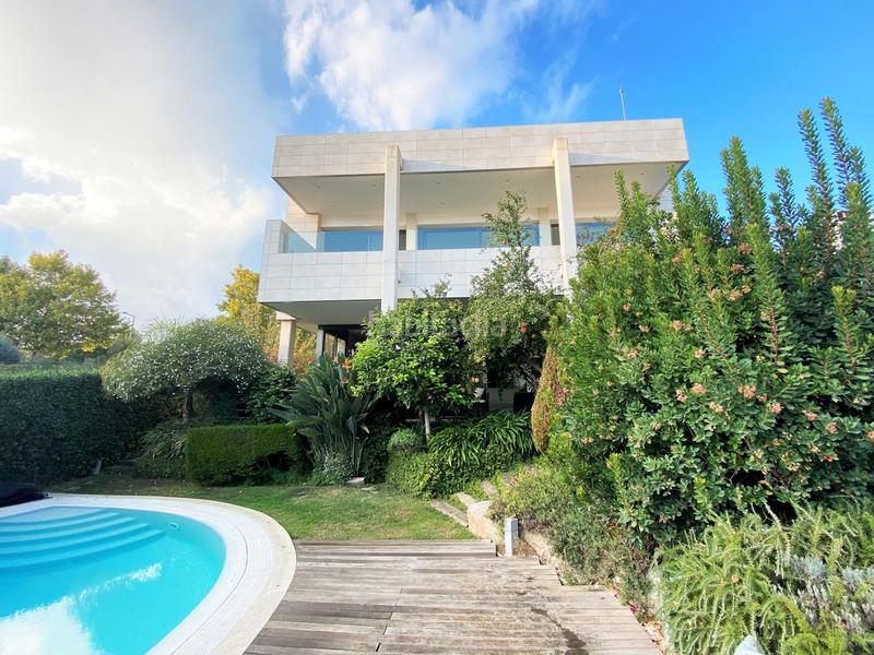 Foto f3f1cef8-c7df-4723-97cc-eb08b943101f. Casa amb calefacció aparcament piscina a Turó de Can Mates Sant Cugat del Vallès