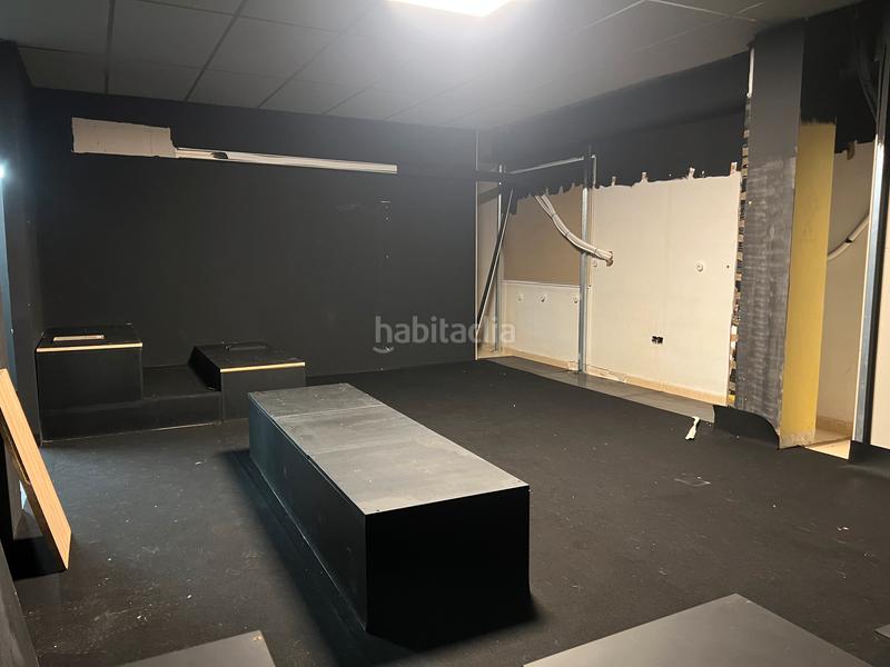 Foto d67cb0ab-2494-4b42-87db-b8391daeb3c5. Alquiler local comercial en Mercat Rubí