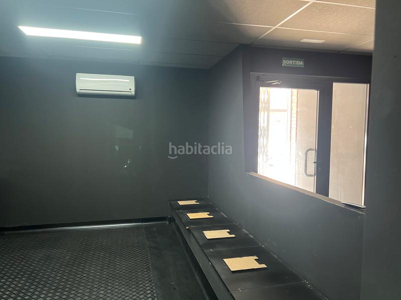 Foto da13e8a6-54cf-48e4-89b7-515b2090e329. Alquiler local comercial en Mercat Rubí