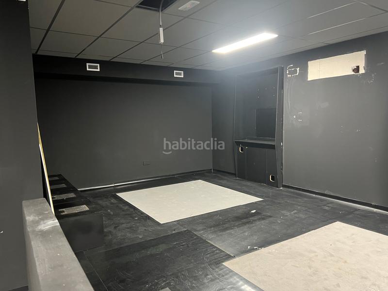 Foto f6aa1d9f-0677-4cac-a73f-e094cb6c8396. Alquiler local comercial en Mercat Rubí
