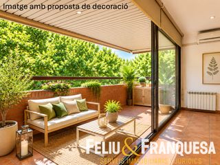 Àtic  De josep vidal i granés. Ático luminoso de 3 habitaciones dobles al parc central