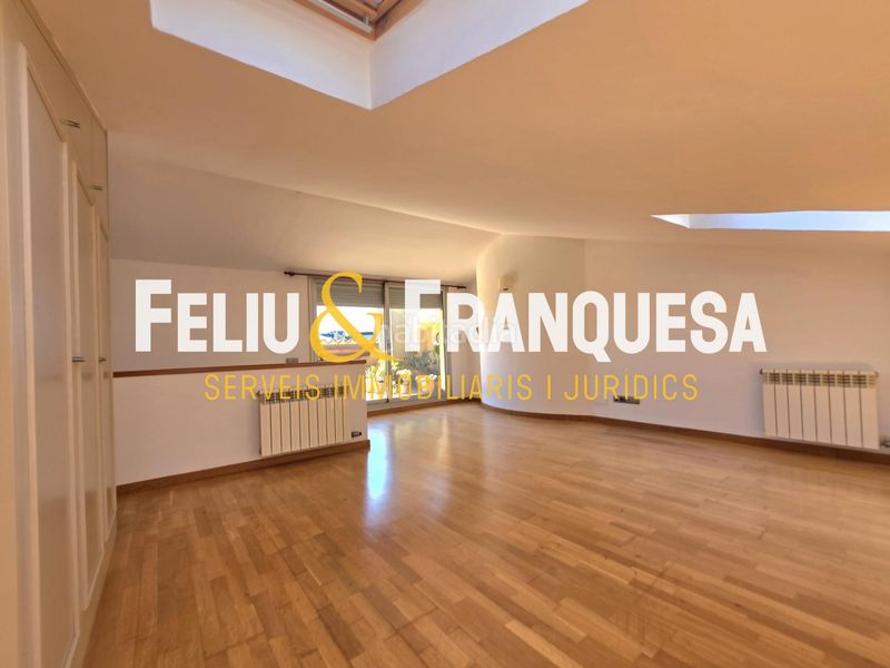Foto f3922ca1-5b89-49e0-9d46-78018150fdc7. Àtic amb calefacció a Centre - Estació Sant Cugat del Vallès