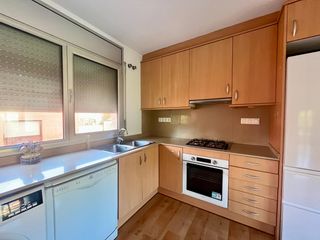 Rent Flat in De la mina 62. Piso soleado de alquiler temporal en sant cugat