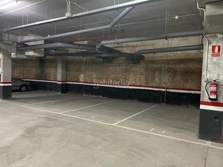 Car parking in Plaça del guinardó 61