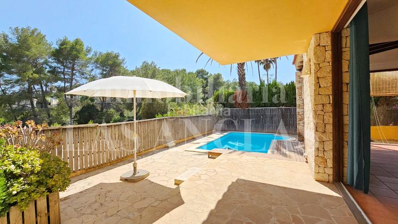 Foto 41003779-058f-4b3c-9c62-f20abb8391a0. Casa acogedora casa de una planta con proyecto de ampliación andando a la playa en Santa Eulària