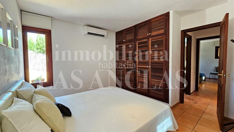 Foto 76d2bd63-46e1-4cce-a314-2bcd152a3b0b. Casa acogedora casa de una planta con proyecto de ampliación andando a la playa en Santa Eulària