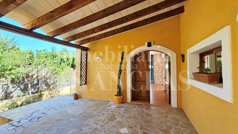 Foto ac7e4506-ad99-40f6-9044-44cf58dca174. Casa acogedora casa de una planta con proyecto de ampliación andando a la playa en Santa Eulària