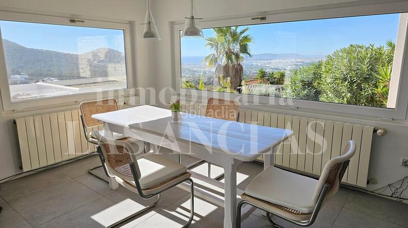 Foto 153f5fa6-22eb-4953-9ac3-1775942dddce. Dúplex amb calefacció aparcament piscina a Can Furnet Santa Eulària