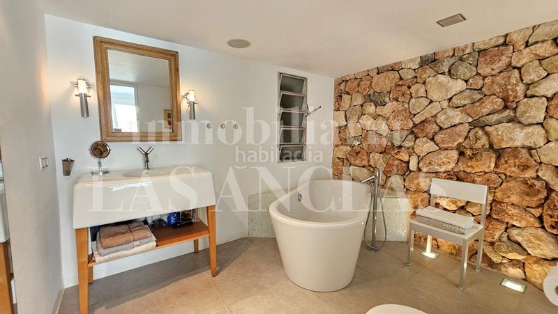 Foto c6e35e5d-8165-4a1c-a1ec-10df2bb0e98f. Dúplex amb calefacció aparcament piscina a Can Furnet Santa Eulària