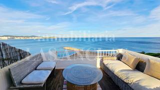 Maison jumelée à Santa Eulària des Riu. 1 línea mar y playa! luminoso adosado de esquina con vistas fron
