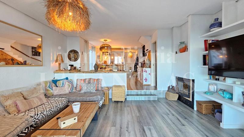 Foto 5fe7b2ce-8b96-46a0-b5ab-dd1a2a35c004. Casa adossada amb calefacció aparcament a Santa Eulària des riu Santa Eulària