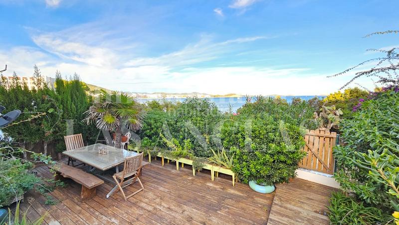 Foto 72747f1a-88d7-4481-a693-5dedab0ef3c1. Casa adossada amb calefacció aparcament a Santa Eulària des riu Santa Eulària