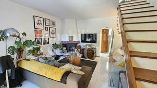 Casa adosada en Jesús. Encantador adosado dúplex con jardín en zona muy solicitada