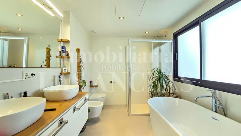 Foto 49daa0aa-0d33-42eb-a5cc-9403fd1debf4. Casa aparellada amb calefacció aparcament piscina a Ibiza