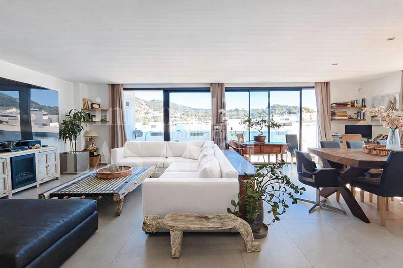 Foto 56a5e048-6d99-4d04-83cc-e31f0b706673. Casa aparellada amb calefacció aparcament piscina a Ibiza