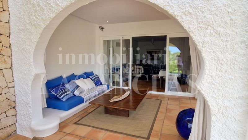 Foto 7d5a63f0-efb3-4692-96d5-c027cd7db49a. Casa pareada hermosa casa pareada de una planta con jardín cerca de la playa en Santa Eulària
