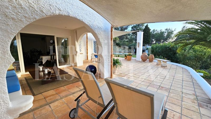 Foto 807ad3fd-e749-4339-bc48-023161a97023. Casa pareada hermosa casa pareada de una planta con jardín cerca de la playa en Santa Eulària