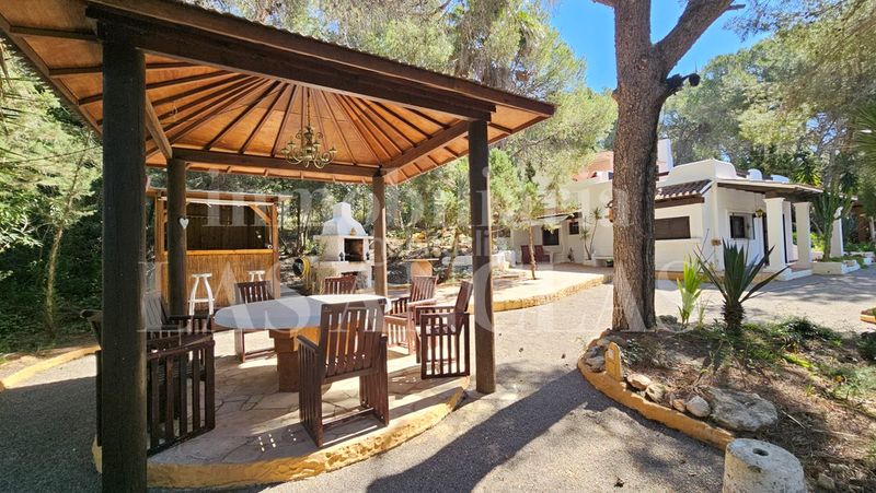 Foto a230c78b-c20e-41b3-bd94-df6b83bc3a3f. Casa amb piscina a Santa Eulària des riu Santa Eulària