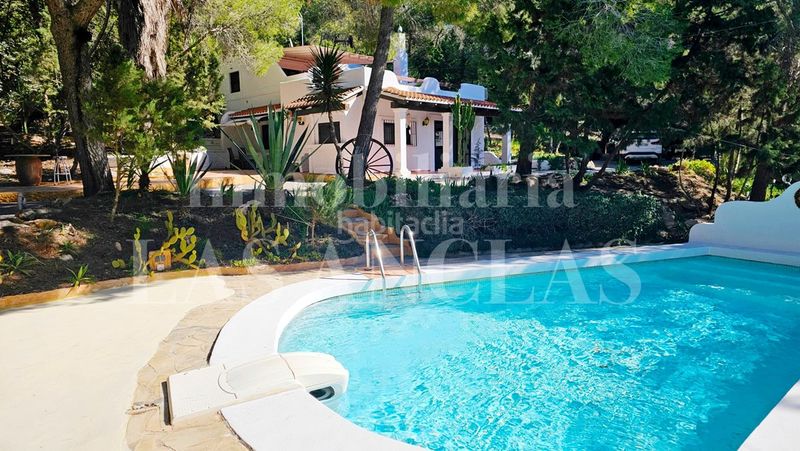 Foto b3a69531-82cd-4143-a1c7-a57ab7ef9563. Casa amb piscina a Santa Eulària des riu Santa Eulària