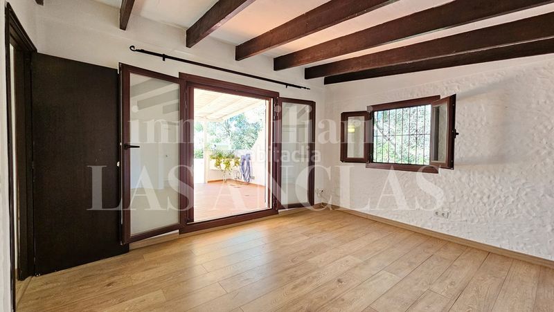 Foto b91e2948-27b7-4bf1-a47c-20fd4c02464d. Casa amb piscina a Santa Eulària des riu Santa Eulària