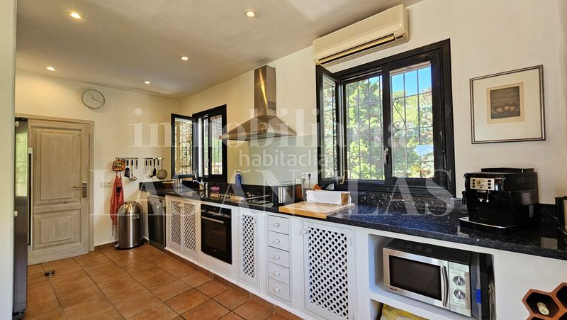 Foto 1e16f609-faad-468e-a374-3730452979b5. Casa amb calefacció aparcament piscina a Santa Eulària des riu Santa Eulària
