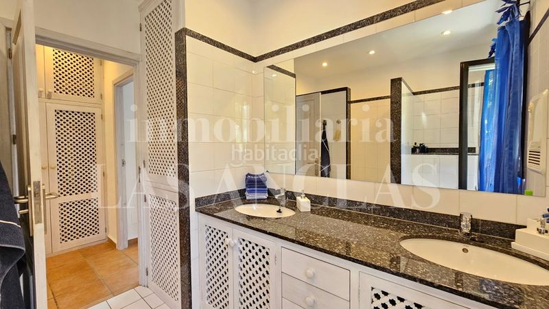 Foto 397c119d-c3d7-45d5-b995-e1e78488937c. Casa amb calefacció aparcament piscina a Santa Eulària des riu Santa Eulària