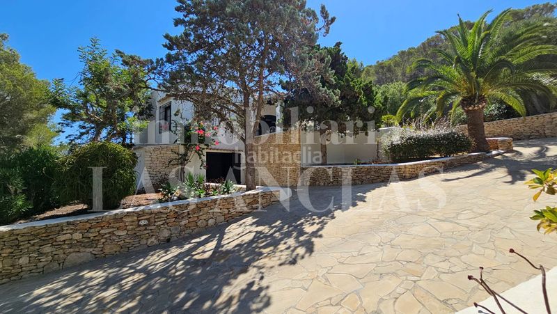 Foto 8ff69a49-df34-49fc-a934-1037308f1a31. Casa amb calefacció aparcament piscina a Santa Eulària des riu Santa Eulària