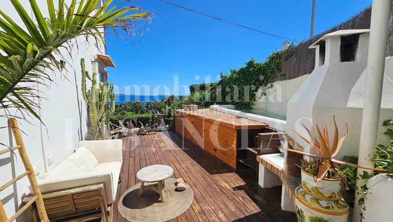 Foto 0f07eedc-8fa7-4107-9f88-28adcd355762. Casa adosada frente al mar con acceso a la playa! luminoso adosado de esquina con vistas de ensueño en Santa Eulària